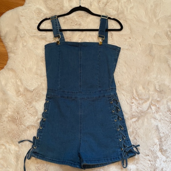 Jean short romper- size Medium - Picture 2 of 6